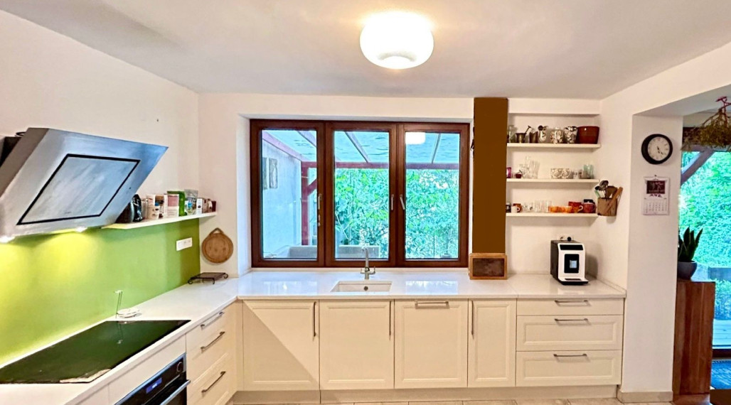 RD v Dúbravke, pri BIS, dvojgen. bývanie - BEZ PROVÍZIE