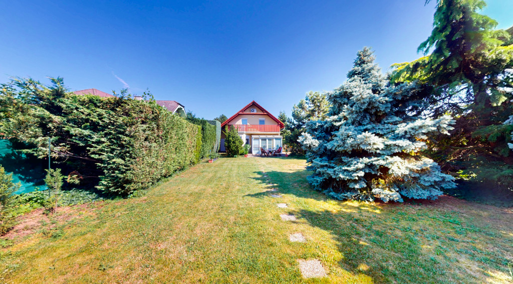 PREDAJ rodinného domu v tichej uličke s perfektným pozemkom.