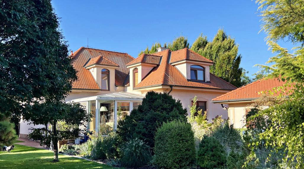 Prémiová rezidencia -2 domy a trojgaráž pri Dunajskej Strede