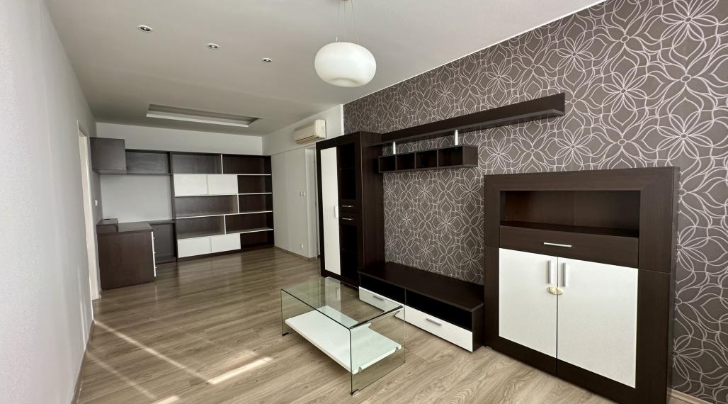 Moderný byt po kompletnej rekonštrukcii s loggiou a výhľadom