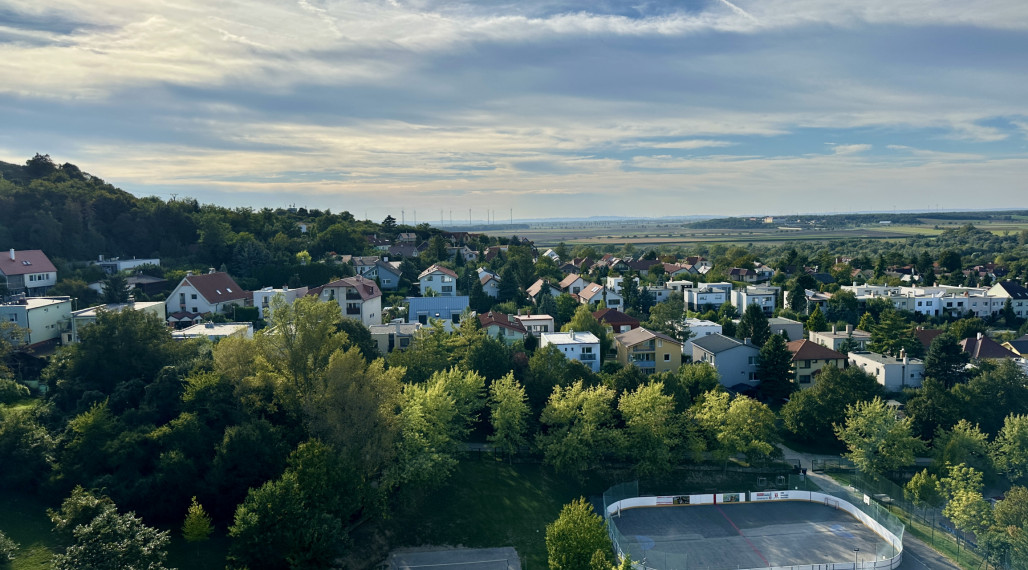 Moderný byt po kompletnej rekonštrukcii s loggiou a výhľadom