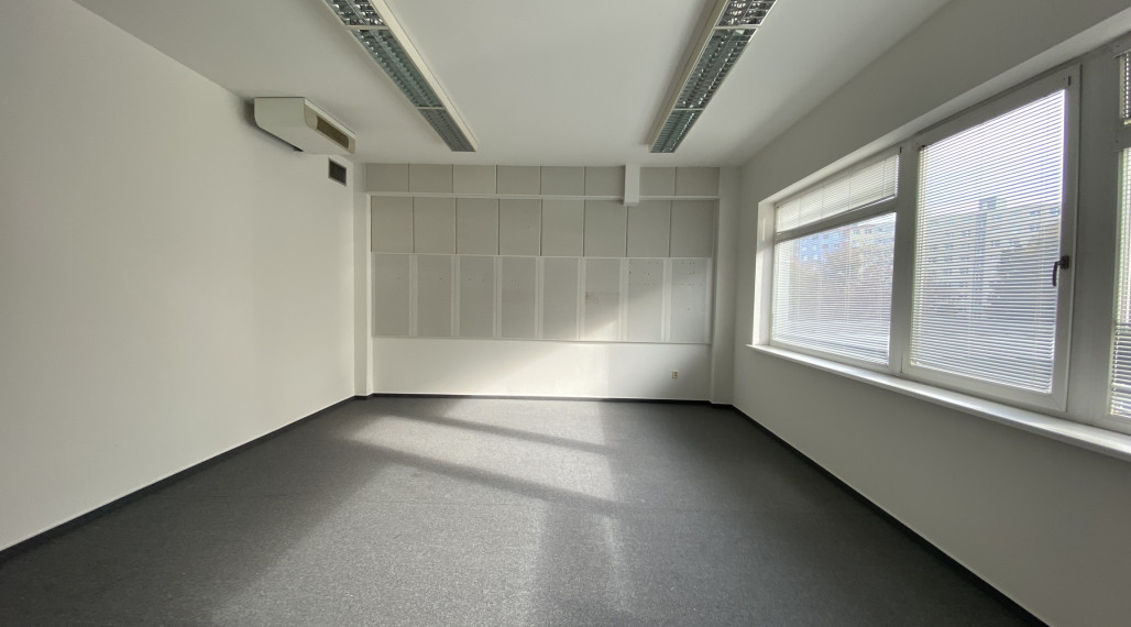 Prenájom kancelárskych priestorov na Panónskej ceste na začiatku Petržalky