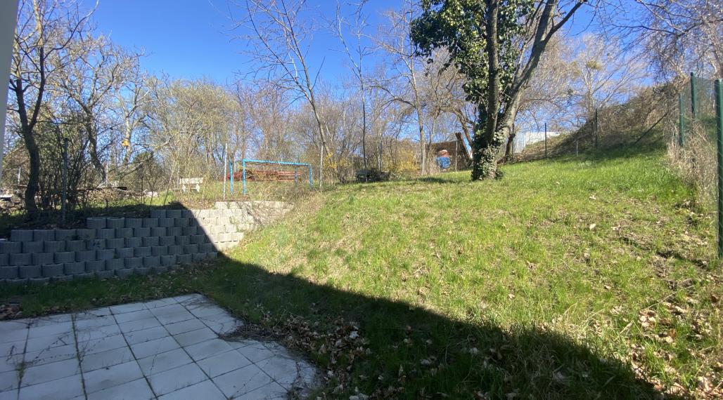 Predaj 3 izbového bytu so záhradkou na ulici Staré Grunty v Karlovej Vsi