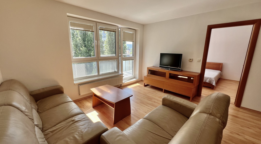 Krátkodobý prenájom - 2 izbový byt s LOGGIOU v Eden Park