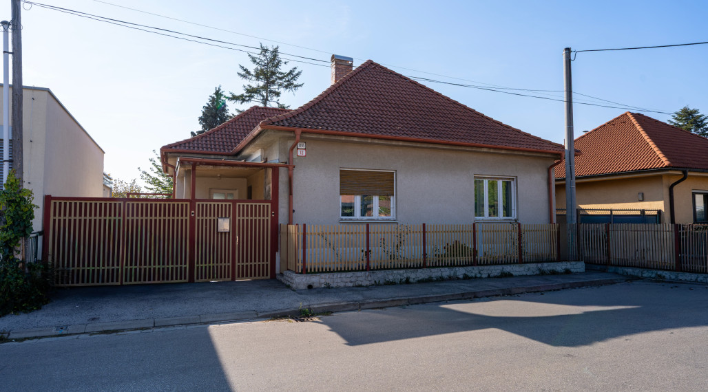 3,5-IZBOVÝ RODINNÝ DOM NA PREDAJ | POZEMOK 1 292 m² | SENEC