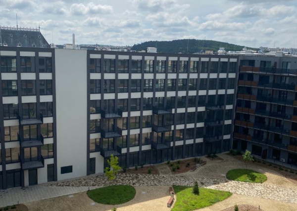 NOVOSTAVBA 2 izbový byt na prenájom v centre Nitry.