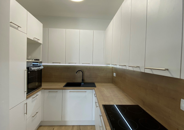 Len u nás v ponuke: prenájom 2 izbového bytu s predzáhradkou v Alžbet. dvore - Miloslavov