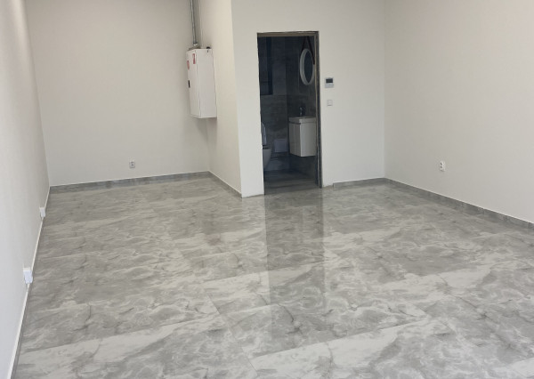 Prenájom obchodného priestoru na Súkenníckej ulici v projekte Klingerka v centre