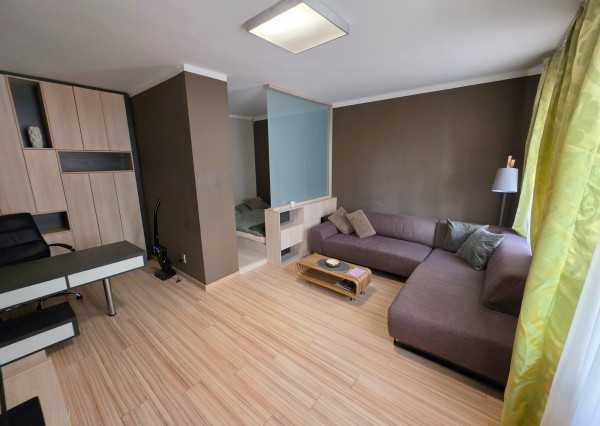 Prenájom nadštandardného bytu na Hviezdoslavovon námestí priamo v centre