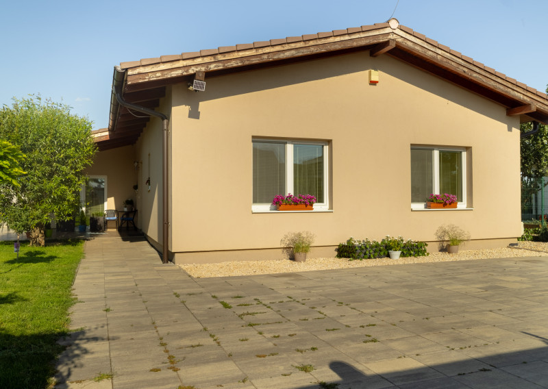 4-IZBOVÝ RODINNÝ DOM S BAZÉNOM | SENEC | POZEMOK 545 m²